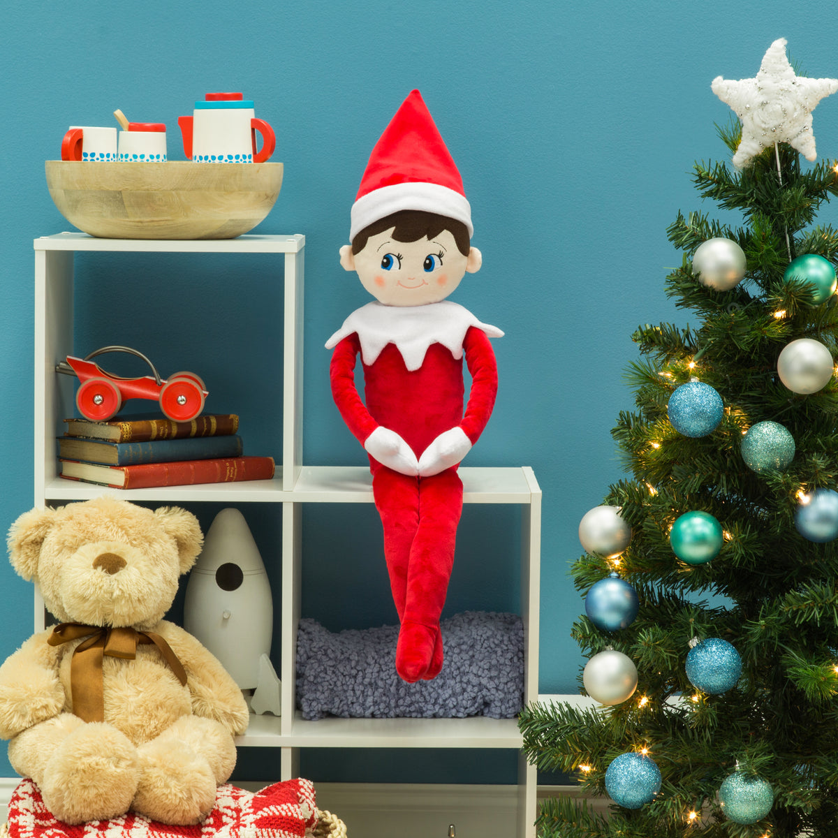 Plushee Pals® Huggable Boy: Lifestyle Scene